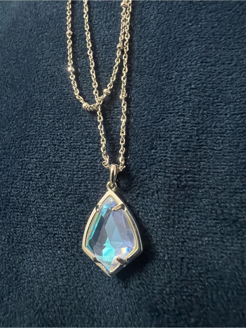 Kendra Scott Elegant Gold Pendant Necklace with Iridescent Aurora Teardrop